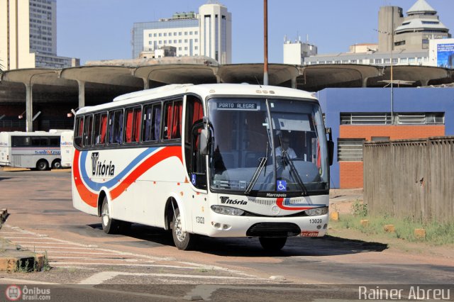 Expresso Vitória de Transportes 13020 na cidade de Porto Alegre, Rio Grande do Sul, Brasil, por Rainer Abreu. Número da foto: #284137.