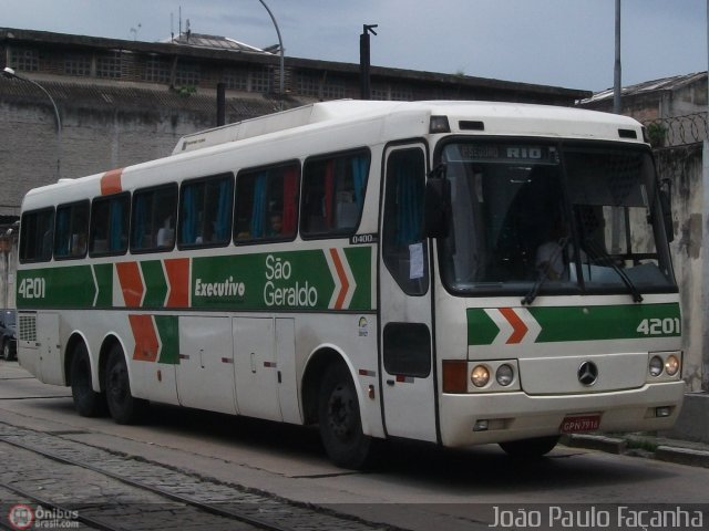 Cia. São Geraldo de Viação 4201 na cidade de Rio de Janeiro, Rio de Janeiro, Brasil, por João Paulo Façanha. Número da foto: #285410.