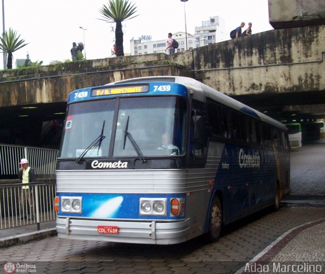Viação Cometa 7439 na cidade de Belo Horizonte, Minas Gerais, Brasil, por Adão Raimundo Marcelino. Número da foto: #286156.