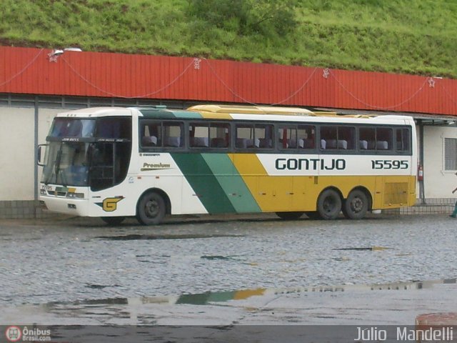 Empresa Gontijo de Transportes 15595 na cidade de João Monlevade, Minas Gerais, Brasil, por Júlio  Mandelli. Número da foto: #294020.