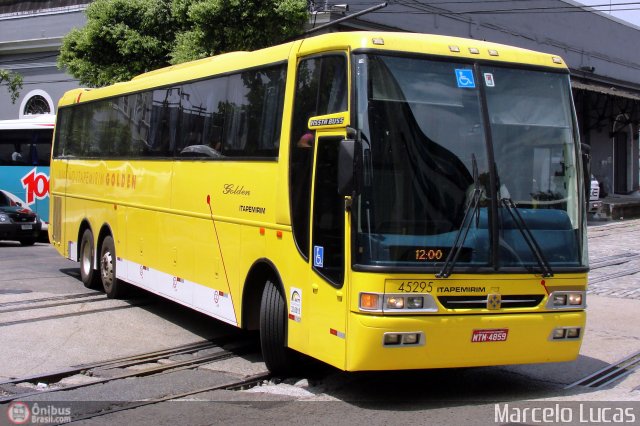 Viação Itapemirim 45295 na cidade de Rio de Janeiro, Rio de Janeiro, Brasil, por Marcelo Lucas. Número da foto: #294727.