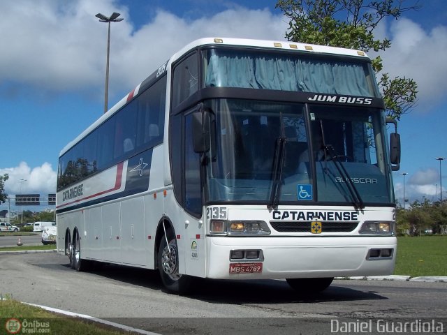 Auto Viação Catarinense 2135 na cidade de Florianópolis, Santa Catarina, Brasil, por Daniel Guardiola. Número da foto: #301614.