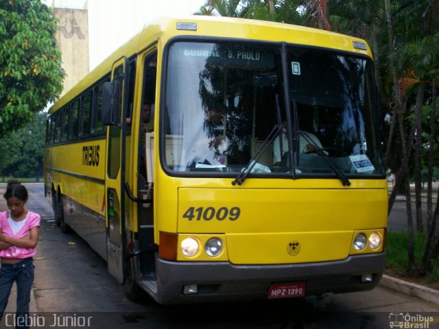 Viação Itapemirim 41009 na cidade de Brasília, Distrito Federal, Brasil, por Clébio Júnior. Número da foto: #608222.
