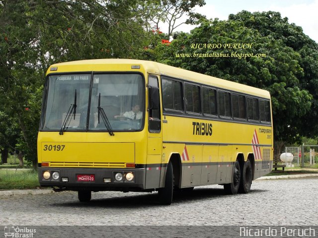Viação Itapemirim 30197 na cidade de Vitória da Conquista, Bahia, Brasil, por Ricardo Peruch. Número da foto: #609317.