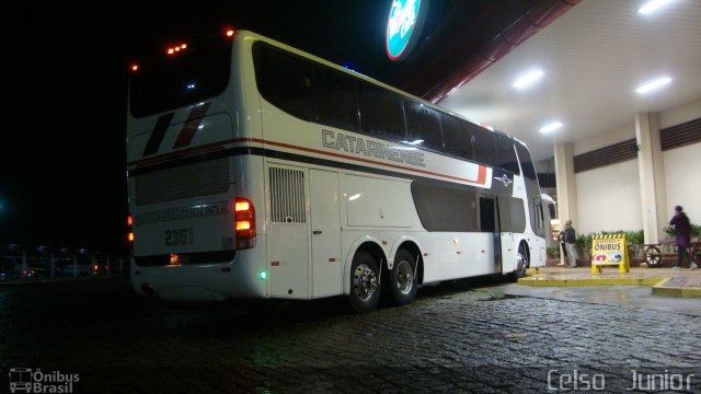 Auto Viação Catarinense 2351 na cidade de Registro, São Paulo, Brasil, por Celso  Junior. Número da foto: #617682.