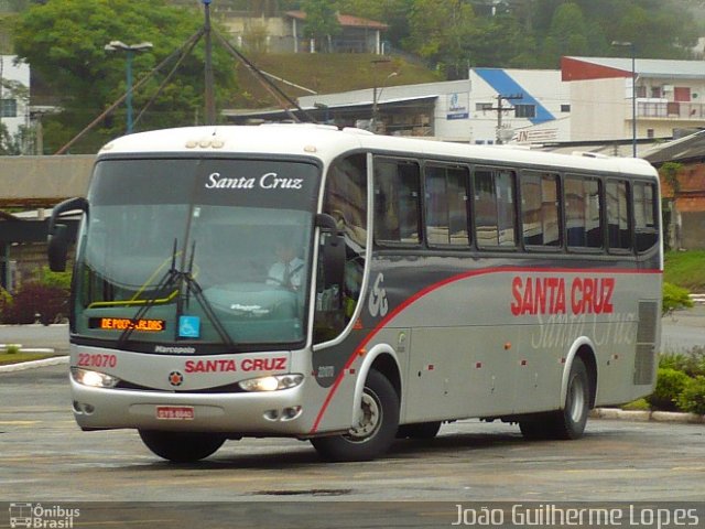 Viação Santa Cruz 221070 na cidade de Poços de Caldas, Minas Gerais, Brasil, por João Guilherme Lopes. ID da foto: 617979.