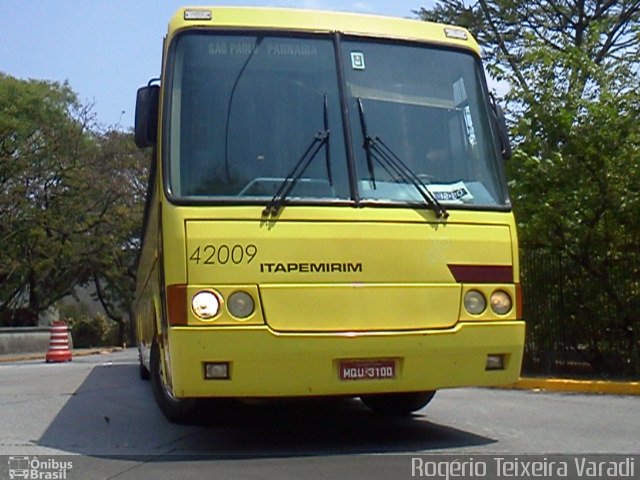 Viação Itapemirim 42009 na cidade de São Paulo, São Paulo, Brasil, por Rogério Teixeira Varadi. Número da foto: #628853.