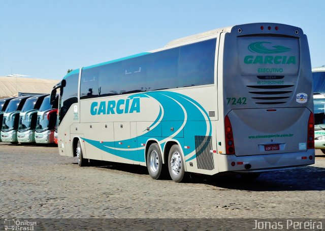 Viação Garcia 7242 na cidade de Londrina, Paraná, Brasil, por Jonas Pereira. Número da foto: #631266.