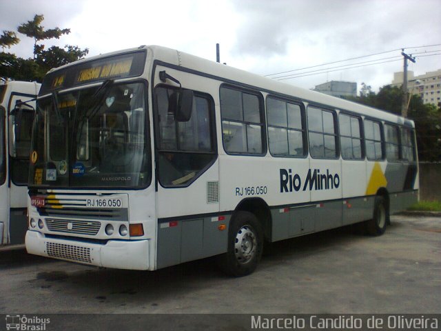 Transturismo Rio Minho RJ 166.050 na cidade de Niterói, Rio de Janeiro, Brasil, por Marcelo Candido de Oliveira. Número da foto: #631433.
