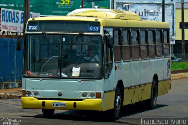 Ônibus Particulares 613 na cidade de Assis, São Paulo, Brasil, por Francisco Ivano. Número da foto: #638512.