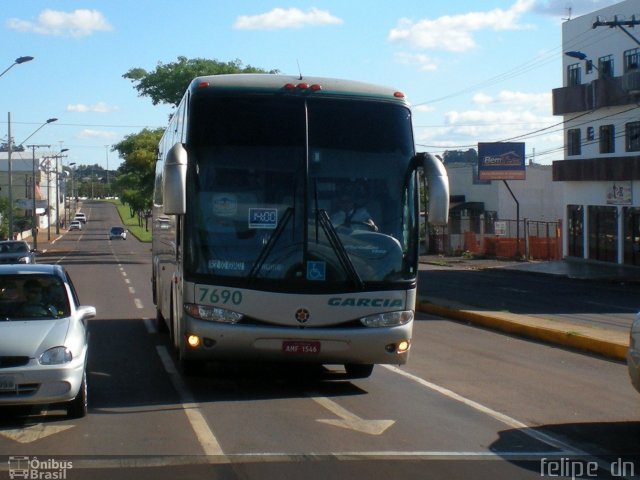 Viação Garcia 7690 na cidade de Cascavel, Paraná, Brasil, por Felipe  Dn. Número da foto: #640916.