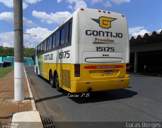 Empresa Gontijo de Transportes 15175 na cidade de Araxá, Minas Gerais, Brasil, por Fernando Reis. Número da foto: #641574.