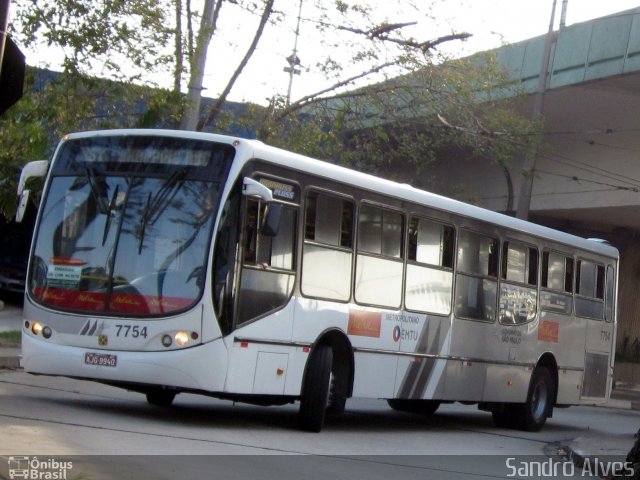 Metra - Sistema Metropolitano de Transporte 7754 na cidade de Santo André, São Paulo, Brasil, por Sandro Alves. ID da foto: 643306.