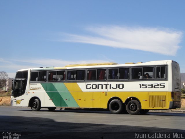 Empresa Gontijo de Transportes 15325 na cidade de Montes Claros, Minas Gerais, Brasil, por Ivan Caldeira Moc. ID da foto: 598619.