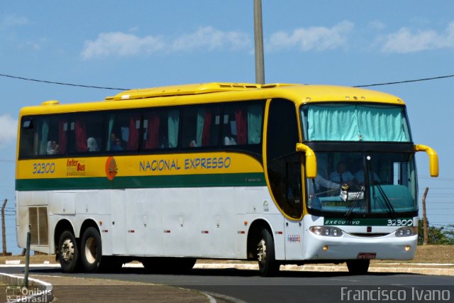 Nacional Expresso 32300 na cidade de Marília, São Paulo, Brasil, por Francisco Ivano. Número da foto: #601135.