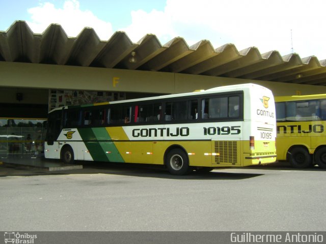 Empresa Gontijo de Transportes 10195 na cidade de Araxá, Minas Gerais, Brasil, por Guilherme Antonio. ID da foto: 690762.