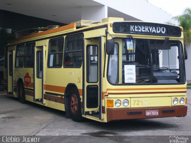 Metra - Sistema Metropolitano de Transporte 7213 na cidade de São Paulo, São Paulo, Brasil, por Clébio Júnior. ID da foto: 690374.