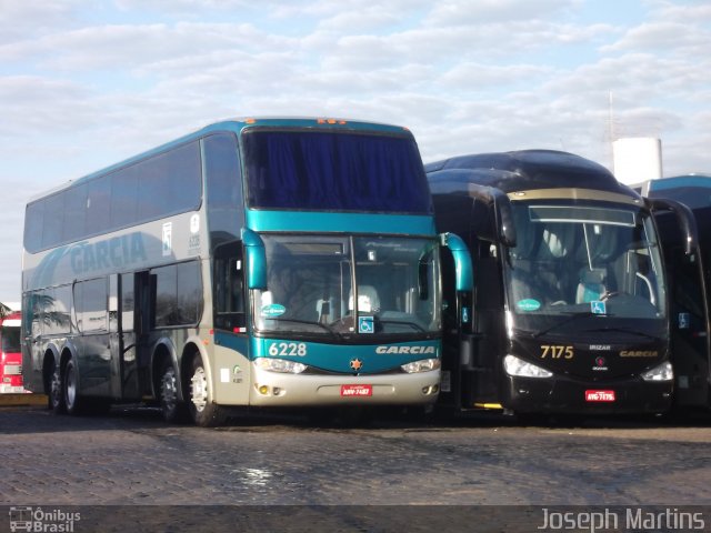 Viação Garcia 6228 na cidade de Londrina, Paraná, Brasil, por Joseph Martins. Número da foto: #693847.