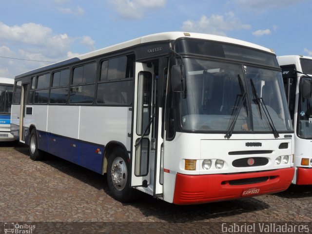 Ônibus Particulares  na cidade de Divinópolis, Minas Gerais, Brasil, por Gabriel Valladares. Número da foto: #655386.