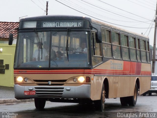 Auto Viação Goianésia 127003-1 na cidade de Trindade, Goiás, Brasil, por Douglas Andrez. Número da foto: #658199.
