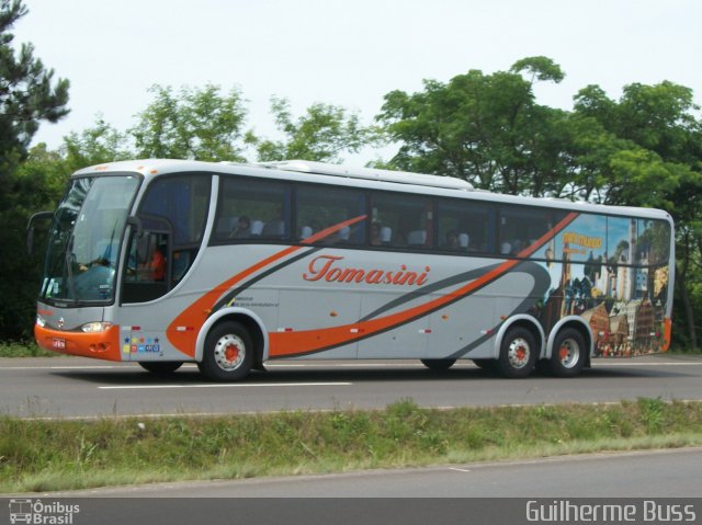 Tomasini Transportes 2111 na cidade de Parobé, Rio Grande do Sul, Brasil, por Jose  Fernando. Número da foto: #695232.