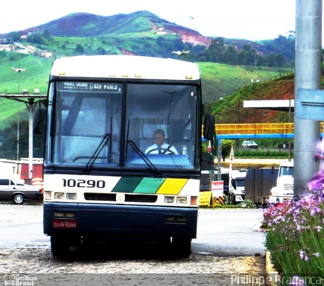 Empresa Gontijo de Transportes 10290 na cidade de João Monlevade, Minas Gerais, Brasil, por Philippe Almeida. ID da foto: 713944.