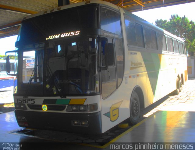 Empresa Gontijo de Transportes 15825 na cidade de Divinópolis, Minas Gerais, Brasil, por Marcos Pinnheiro Meneses. Número da foto: #718997.
