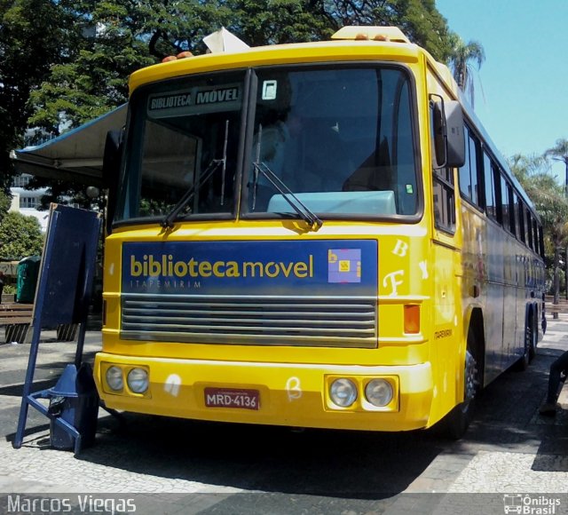 Viação Itapemirim biblioteca movel na cidade de Bauru, São Paulo, Brasil, por Marcos Viegas. ID da foto: 719461.