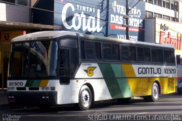 Empresa Gontijo de Transportes 10320 na cidade de Conselheiro Lafaiete, Minas Gerais, Brasil, por Sérgio Augusto Braga Canuto. ID da foto: 724385.