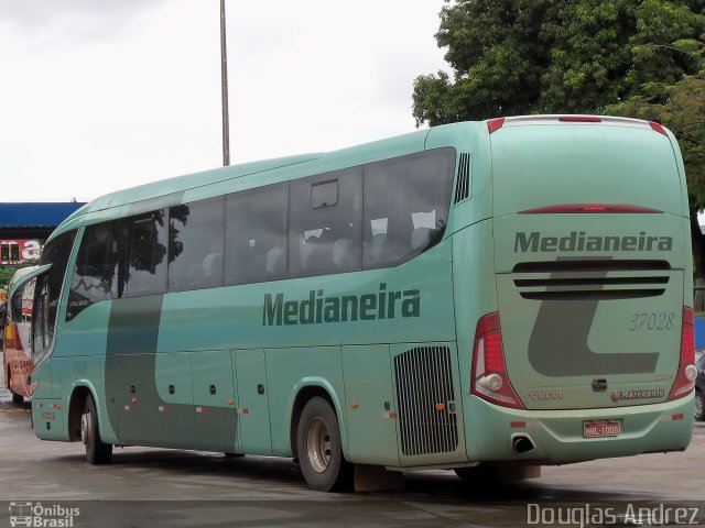 Viação Nossa Senhora de Medianeira 37028 na cidade de Goiânia, Goiás, Brasil, por Douglas Andrez. Número da foto: #725570.