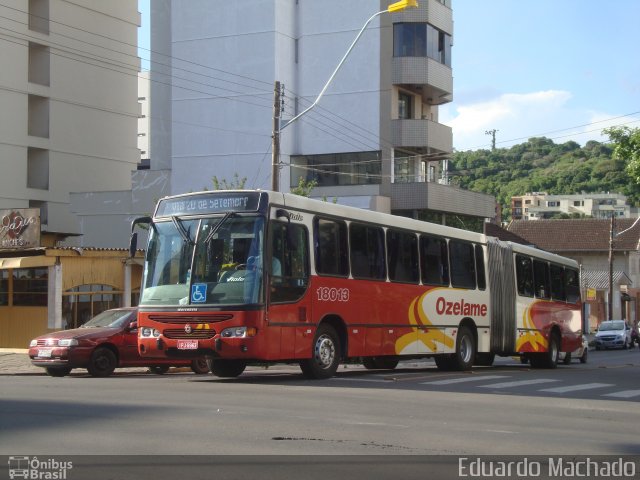 Ozelame Transportes 18013 na cidade de Caxias do Sul, Rio Grande do Sul, Brasil, por Eduardo Machado. Número da foto: #696034.