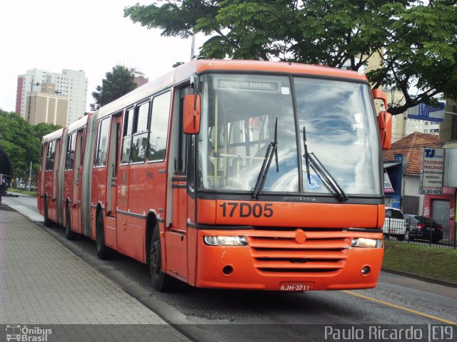 Expresso Azul 17D05 na cidade de Curitiba, Paraná, Brasil, por Paulo Ricardo. Número da foto: #696959.