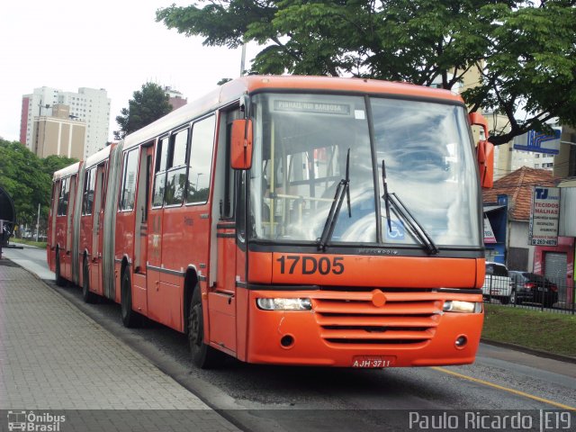 Expresso Azul 17D05 na cidade de Curitiba, Paraná, Brasil, por Paulo Ricardo. ID da foto: 696959.