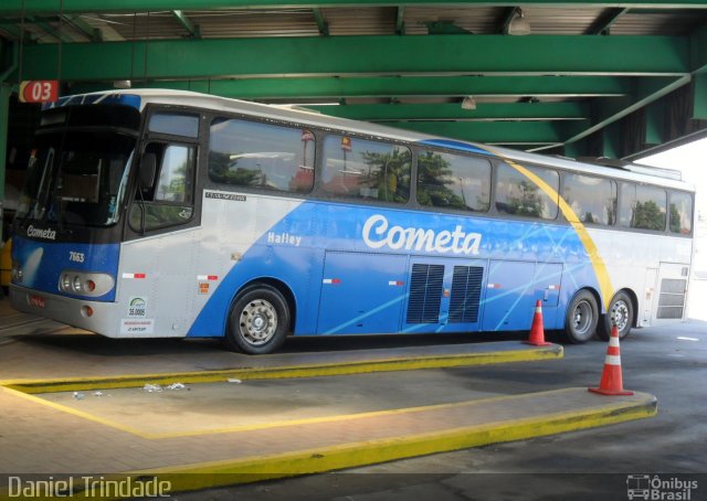 Viação Cometa 7663 na cidade de Resende, Rio de Janeiro, Brasil, por Daniel Nascimento  Trindade. ID da foto: 738270.