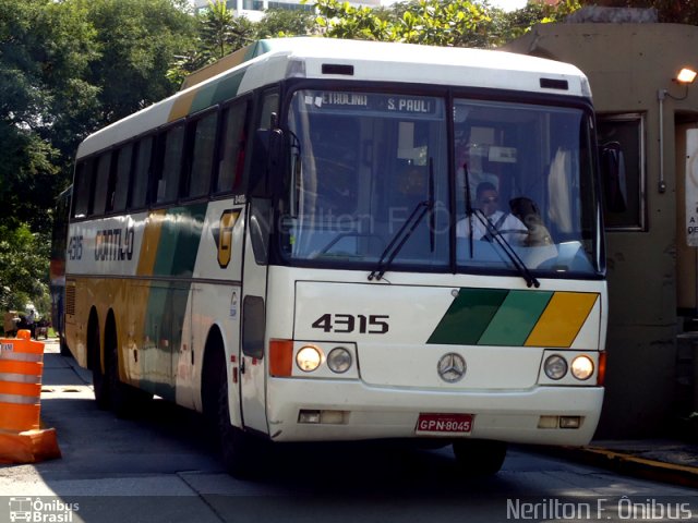 Empresa Gontijo de Transportes 4315 na cidade de São Paulo, São Paulo, Brasil, por Nerilton F.  ônibus. ID da foto: 737987.