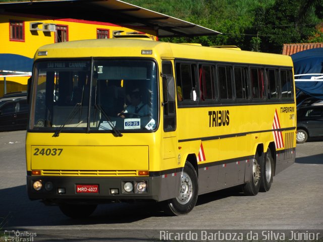 Viação Itapemirim 24037 na cidade de Paraíba do Sul, Rio de Janeiro, Brasil, por Ricardo Barboza da Silva Júnior. Número da foto: #738480.