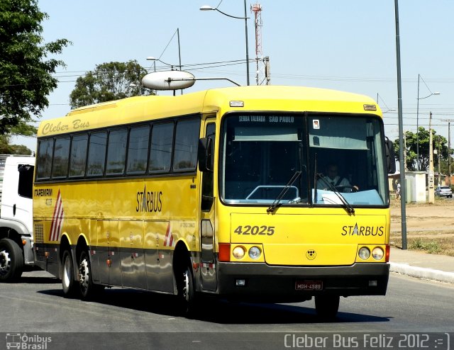 Viação Itapemirim 42025 na cidade de Vitória da Conquista, Bahia, Brasil, por Cleber Bus. ID da foto: 746705.