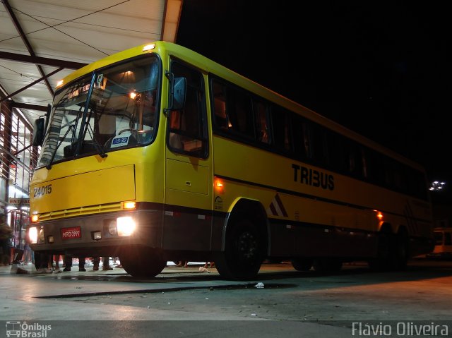 Viação Itapemirim 24015 na cidade de Paraíba do Sul, Rio de Janeiro, Brasil, por Flávio Oliveira. ID da foto: 747803.