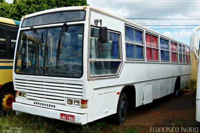 Ônibus Particulares  na cidade de Assis, São Paulo, Brasil, por Francisco Ivano. ID da foto: 747004.