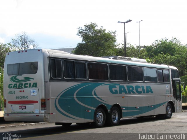 Viação Garcia 6874 na cidade de Londrina, Paraná, Brasil, por Tadeu Carnevalli. ID da foto: 749924.