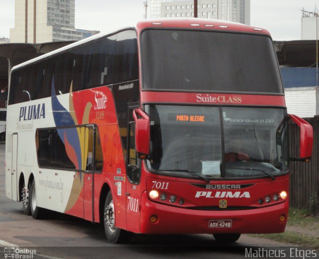 Pluma Conforto e Turismo 7011 na cidade de Porto Alegre, Rio Grande do Sul, Brasil, por Matheus Etges. Número da foto: #750982.
