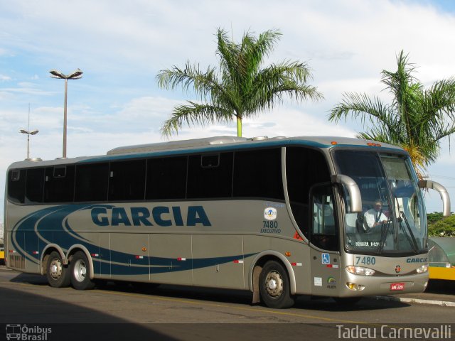 Viação Garcia 7480 na cidade de Londrina, Paraná, Brasil, por Tadeu Carnevalli. Número da foto: #749933.