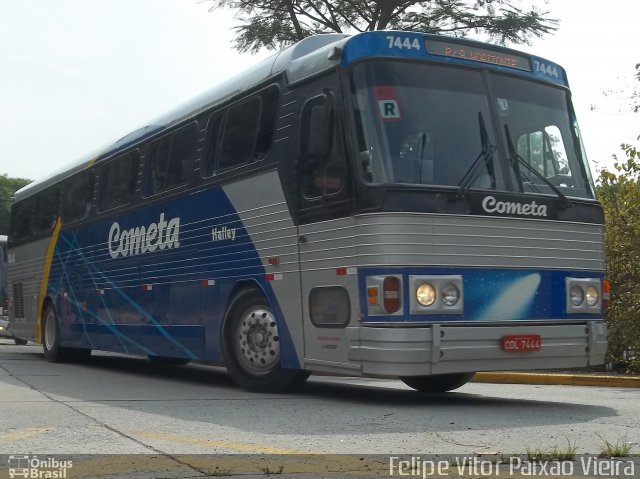 Viação Cometa 7444 na cidade de São Paulo, São Paulo, Brasil, por Felipe Vitor Paixão Vieira. ID da foto: 752738.