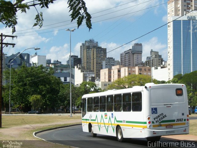 Auto Viação Presidente Vargas 2062 na cidade de Porto Alegre, Rio Grande do Sul, Brasil, por Jose  Fernando. Número da foto: #701280.