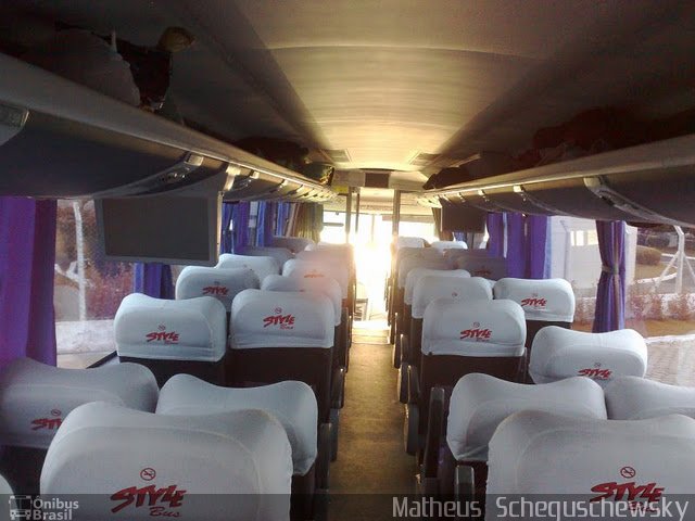 Style Bus 2400 na cidade de Sarutaiá, São Paulo, Brasil, por Matheus  Scheguschewsky. Número da foto: #707877.