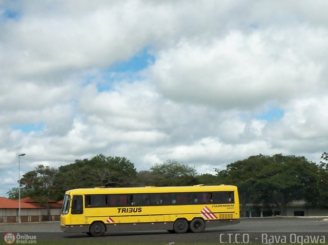 Viação Itapemirim 24121 na cidade de Vitória da Conquista, Bahia, Brasil, por Rava Ogawa. ID da foto: 318676.