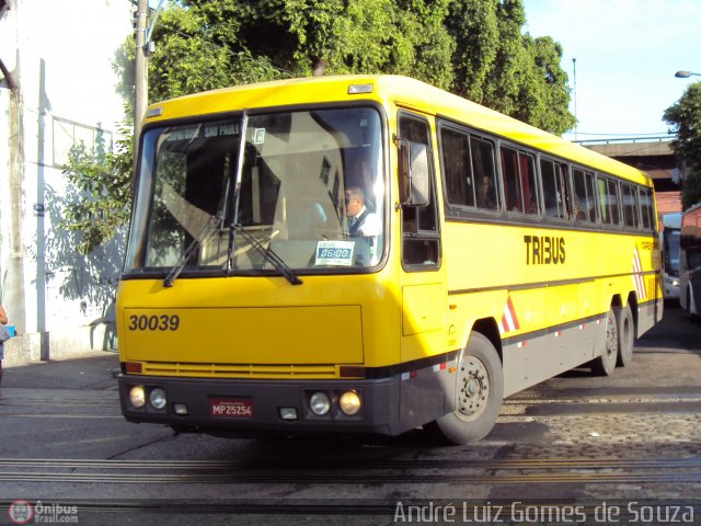 Viação Itapemirim 30039 na cidade de Rio de Janeiro, Rio de Janeiro, Brasil, por André Luiz Gomes de Souza. ID da foto: 325102.