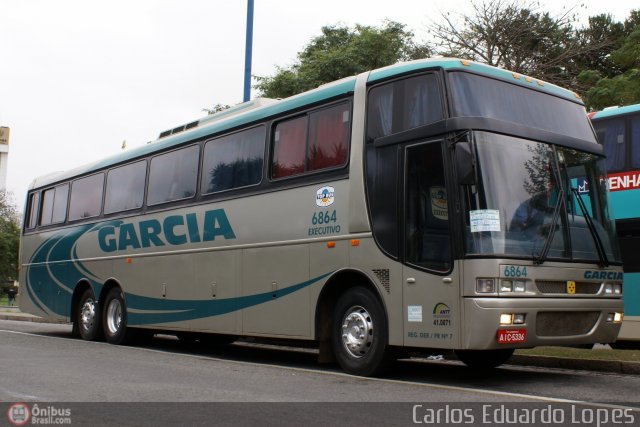 Viação Garcia 6864 na cidade de Curitiba, Paraná, Brasil, por Carlos Eduardo Lopes. ID da foto: 328204.