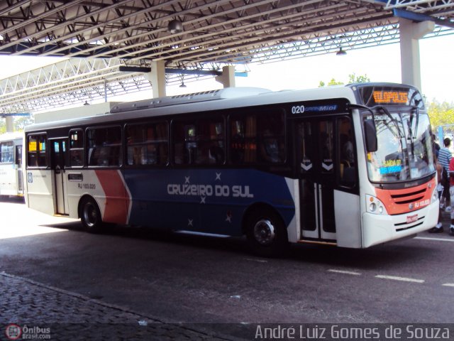 Expresso Cruzeiro do Sul RJ 103.020 na cidade de Rio de Janeiro, Rio de Janeiro, Brasil, por André Luiz Gomes de Souza. ID da foto: 330849.