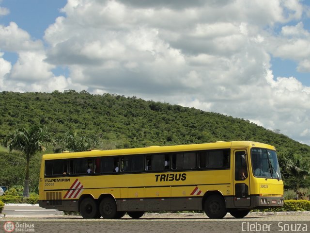 Viação Itapemirim 30035 na cidade de Ponto dos Volantes, Minas Gerais, Brasil, por Cleber Bus. Número da foto: #332711.